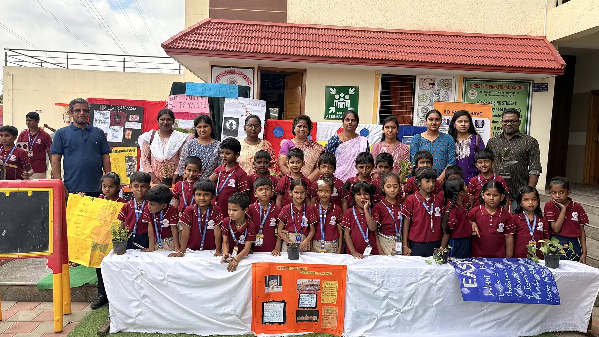 students on history learning